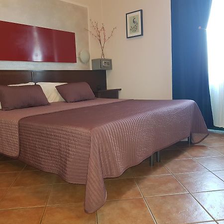 Hotel La Pendola Ozzero Екстериор снимка