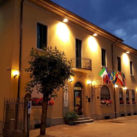 Hotel La Pendola Ozzero Екстериор снимка