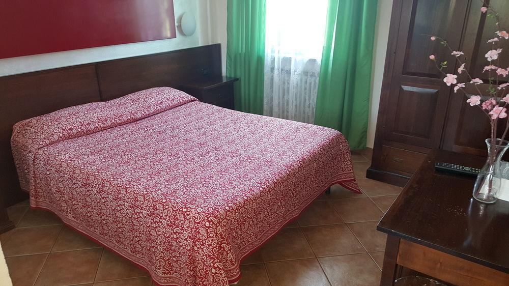 Hotel La Pendola Ozzero Екстериор снимка