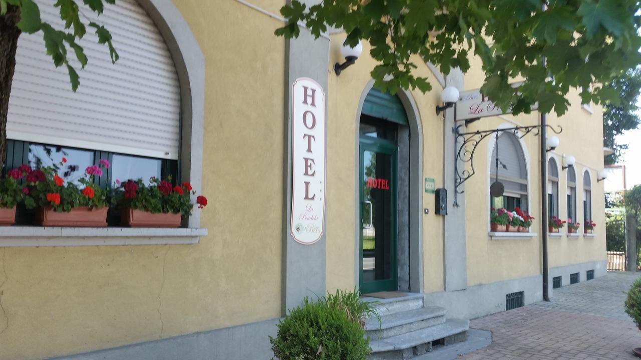 Hotel La Pendola Ozzero Екстериор снимка