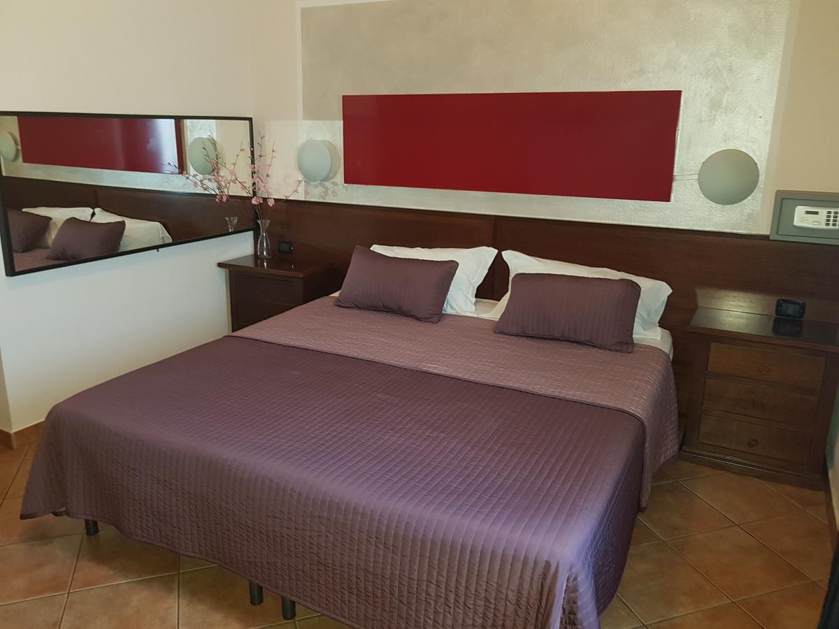 Hotel La Pendola Ozzero Екстериор снимка