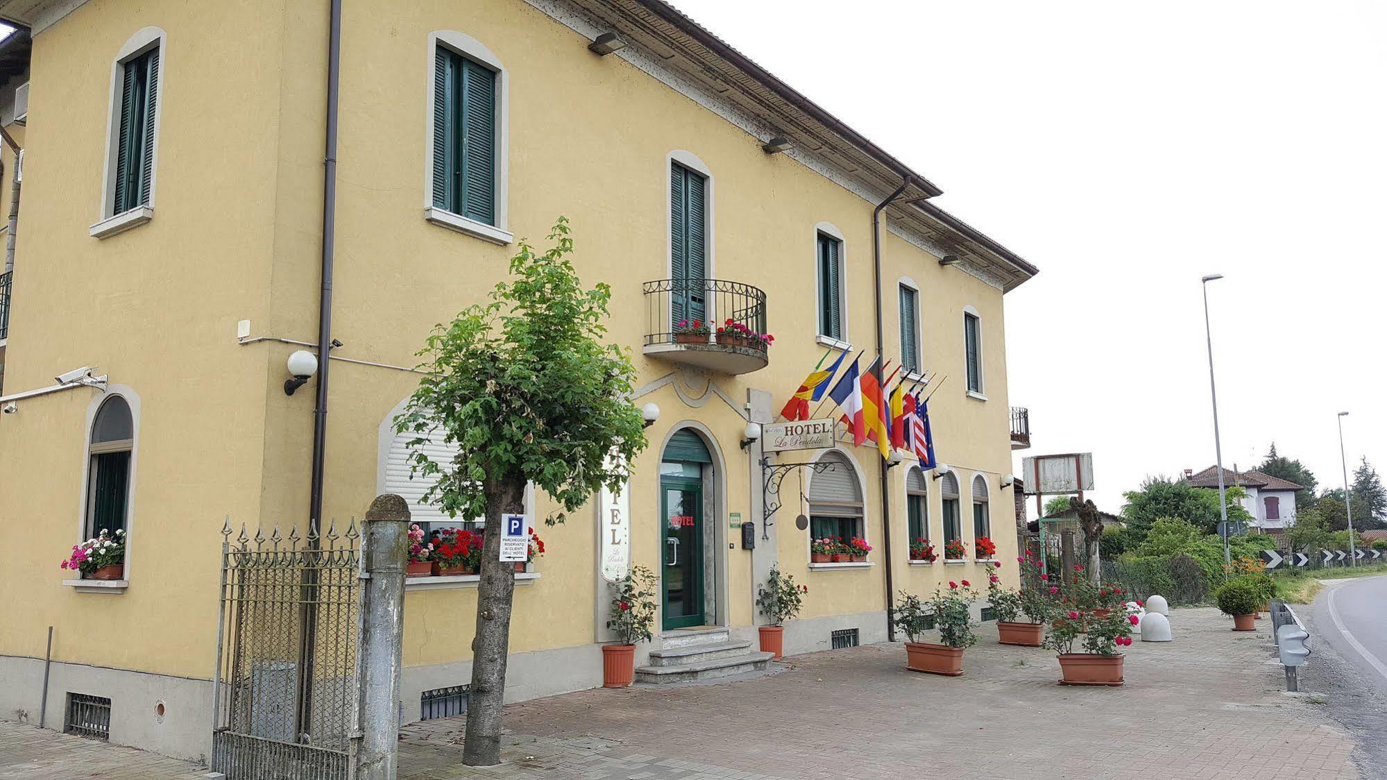 Hotel La Pendola Ozzero Екстериор снимка