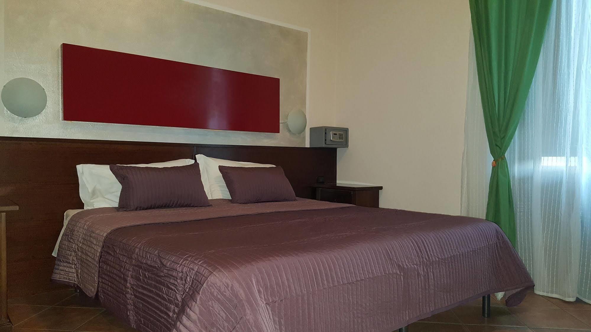 Hotel La Pendola Ozzero Екстериор снимка