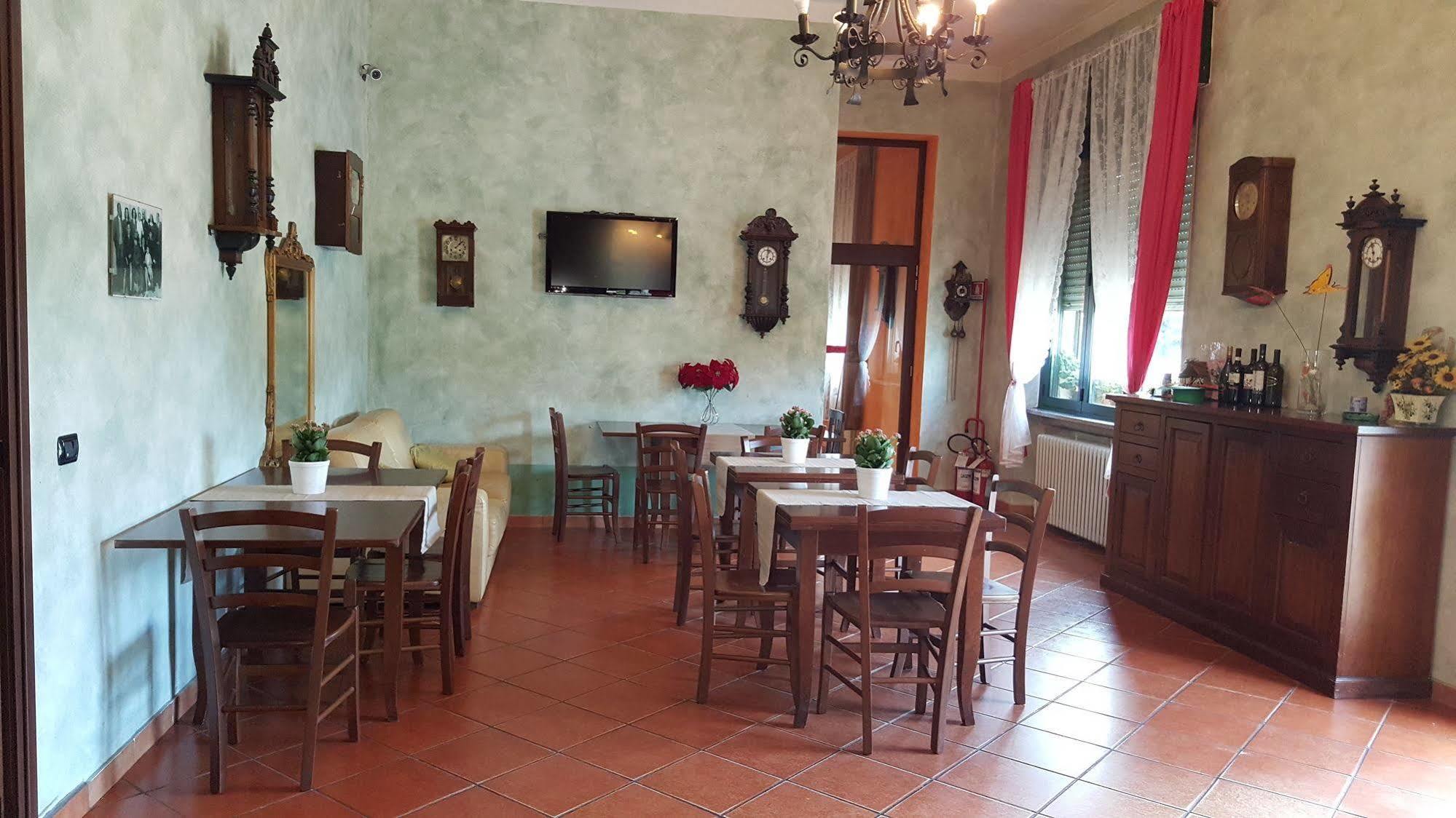 Hotel La Pendola Ozzero Екстериор снимка