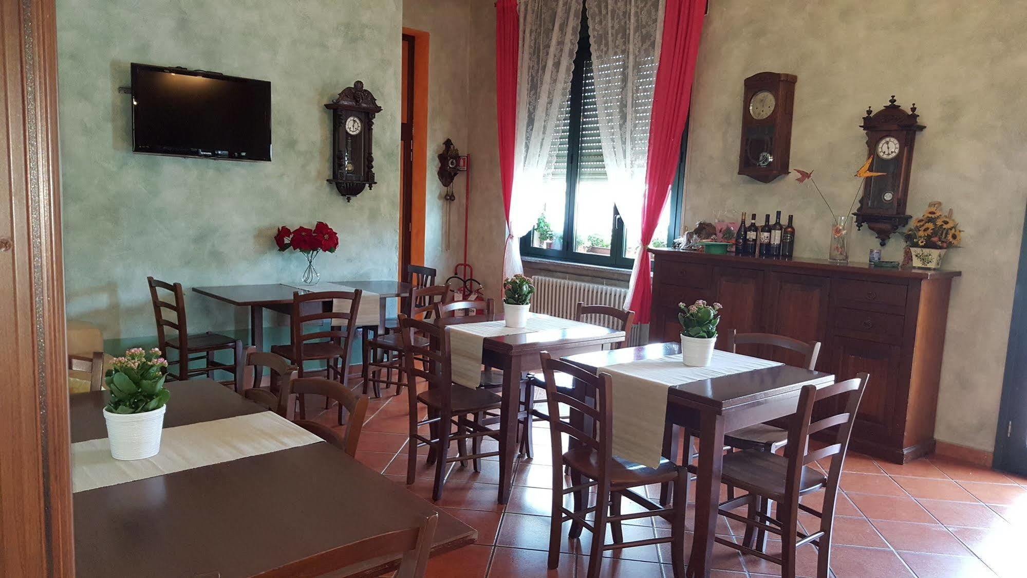 Hotel La Pendola Ozzero Екстериор снимка