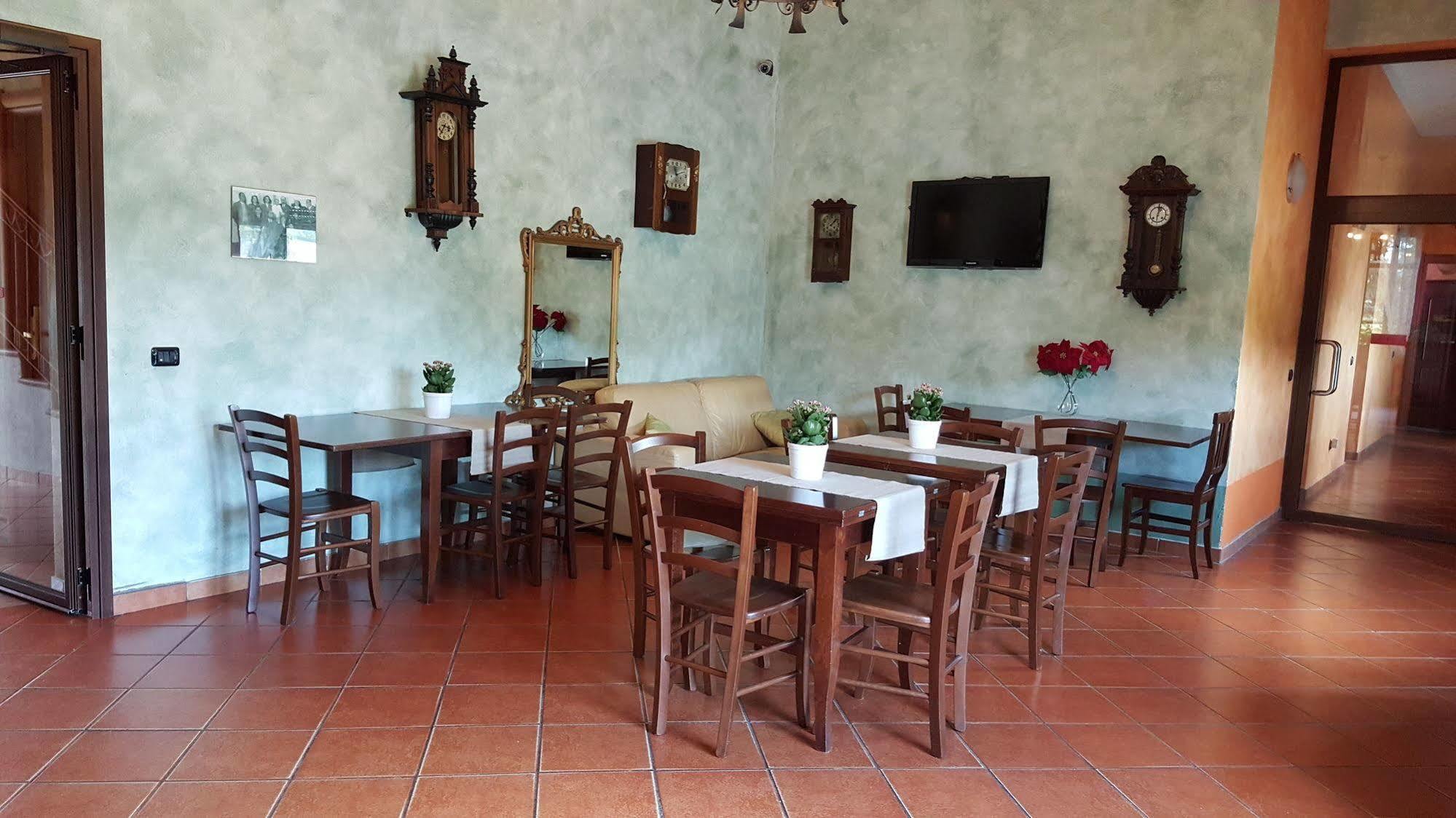 Hotel La Pendola Ozzero Екстериор снимка