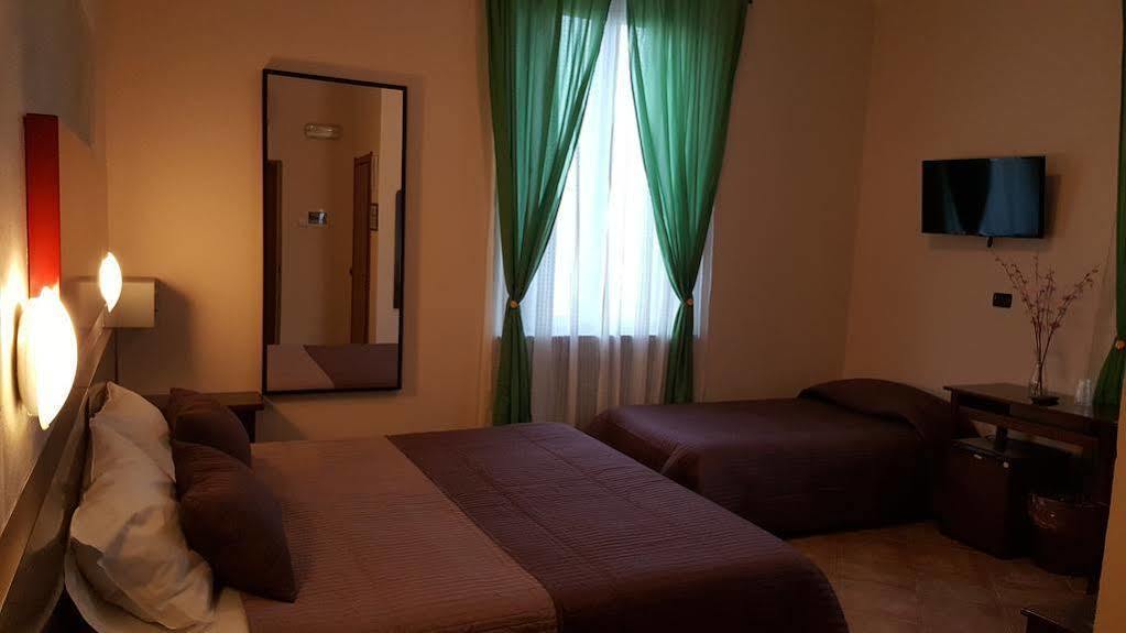 Hotel La Pendola Ozzero Екстериор снимка